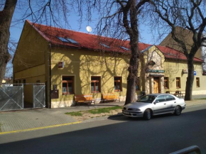 Отель Apartmány Pod Kaštany Kvasice  Квасице